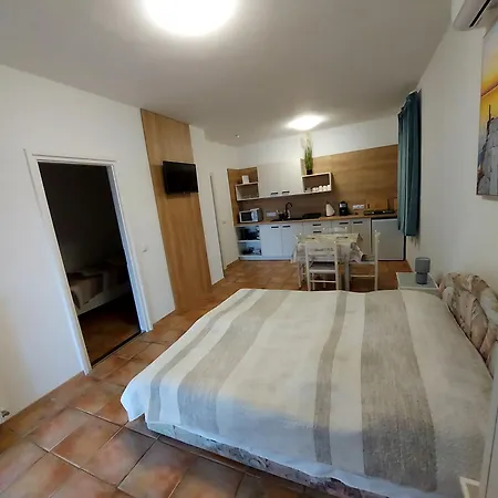 Istvan Appartement *
